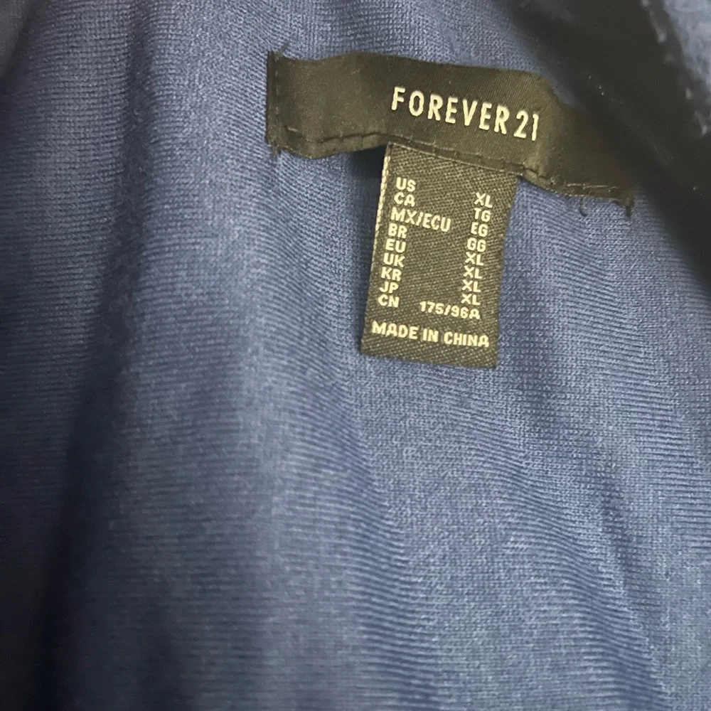 Shacket - Picture 3 of 3